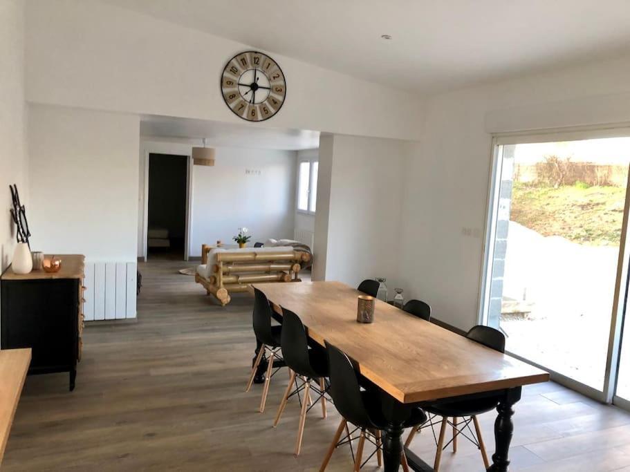 Logement De Plain-Pied Avec Jardin, Terrasse Gurgy Eksteriør bilde
